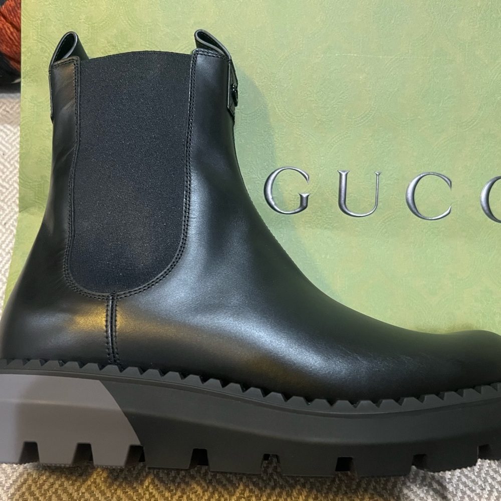 Gucci Black Leather Ankle Boots 10.5 new